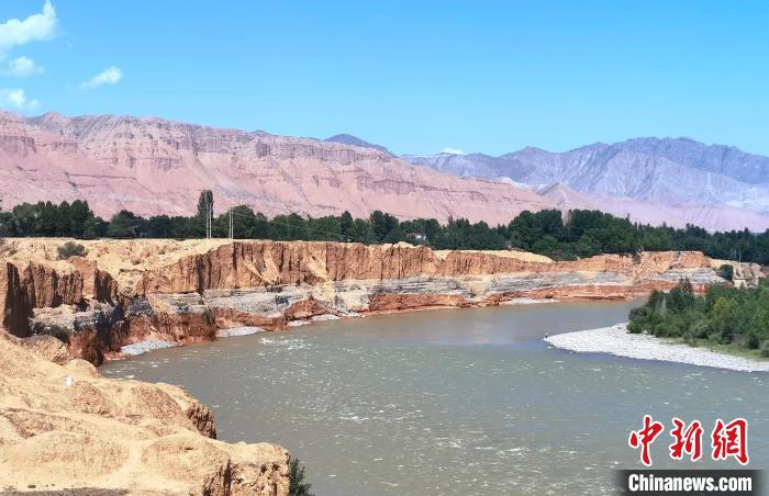 圖為黃河河曲?！埡ｖ?攝