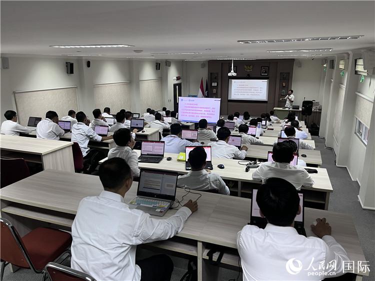 學習現(xiàn)場。人民網(wǎng)記者 張杰攝