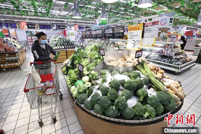 30年間，購物方式從“手推車”到“一鍵購”，美特好見證著山西超市經(jīng)濟(jì)的變遷?！?jiān)?攝