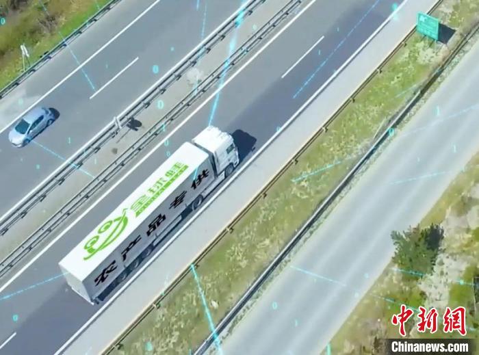 線上一鍵下單，實(shí)體門店本地配送，實(shí)現(xiàn)“即買即送”，“即時零售”將訂單在電商平臺、實(shí)體門店連接在一起?！∶捞睾眉瘓F(tuán)供圖