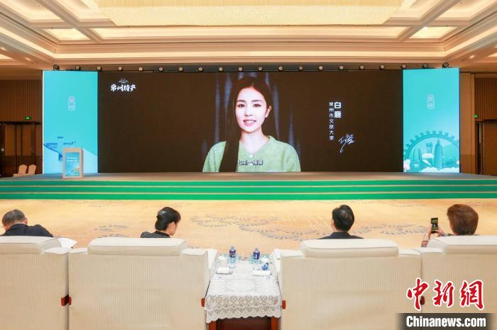 常州籍演員白鹿擔(dān)綱常州文旅大使，為家鄉(xiāng)傾情打CALL。　唐娟 攝