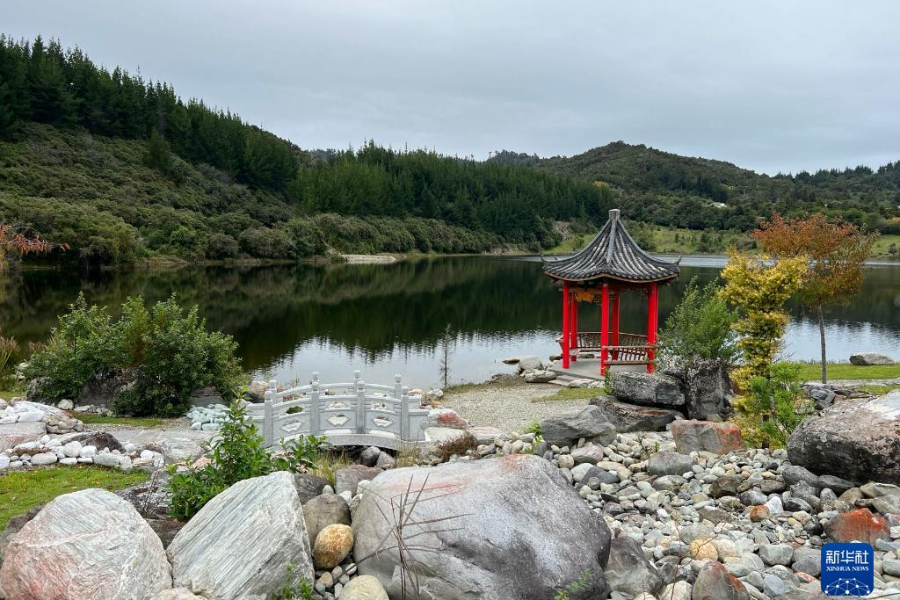 這是4月29日拍攝的新西蘭羅斯華人淘金紀(jì)念公園一角。新華社發(fā)（沃爾特 攝）