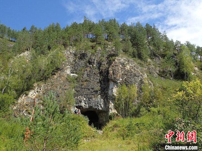 丹尼索瓦洞的入口(圖片來(lái)自Richard G. Roberts)?！∈┢樟指瘛ぷ匀?供圖