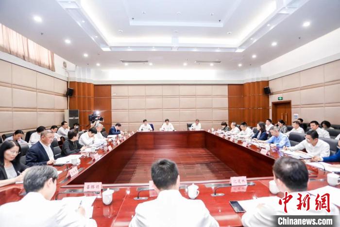 浙江召開統(tǒng)一戰(zhàn)線“凝心鑄魂強(qiáng)根基、團(tuán)結(jié)奮進(jìn)新征程”主題教育動員會