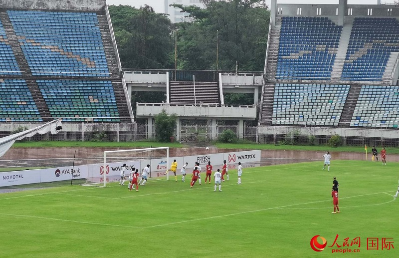 中國臺北隊(duì)門前風(fēng)聲鶴唳。人民網(wǎng)記者 李秉新攝