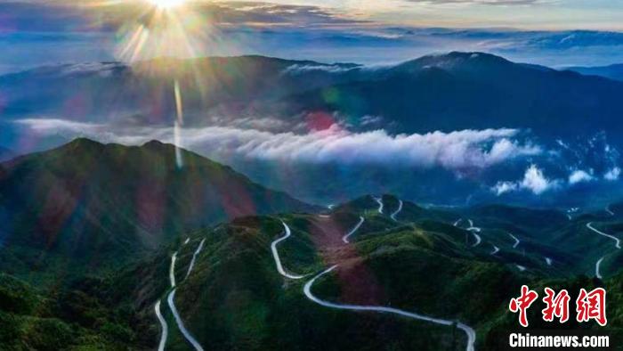 湖南城步苗族自治縣地處湘西南苗疆要區(qū)?!〕遣娇h委宣傳部 供圖