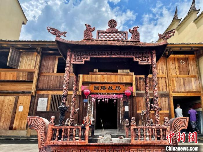 臺灣上趣開新團(tuán)隊(duì)入駐古田縣平湖鎮(zhèn)端上村，以“圓瑛法師故里”為主題打造愛國禪意村。　呂巧琴 攝