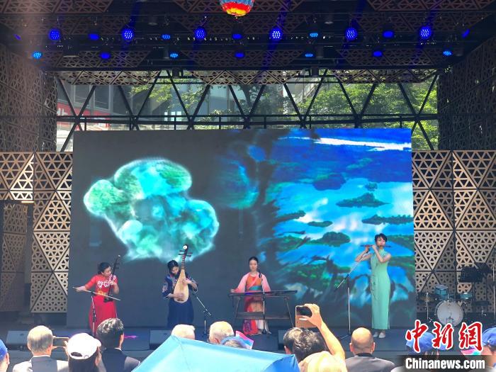 開幕式上舞臺(tái)展演之一《水龍吟》。　中國(guó)駐東京旅游辦事處供圖