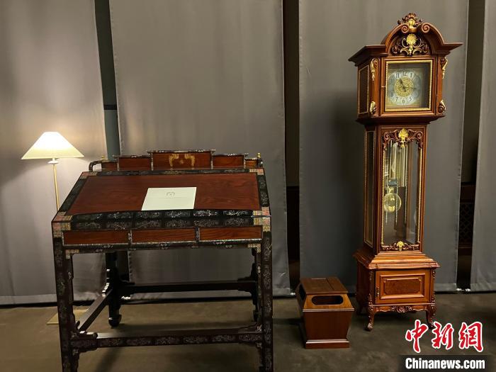 圖為春秋館展覽陳設(shè)的青瓦臺(tái)家具。　劉旭 攝