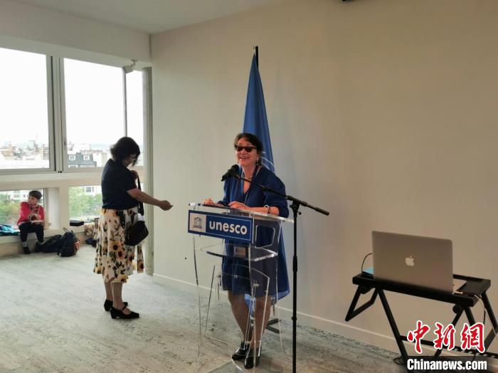 聯(lián)合國教科文組織協(xié)會委員會主席瑪麗塔·邦澤弗(Marietta Bantchev)致辭?！【笜?攝