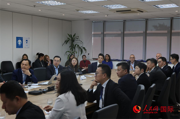 與會(huì)代表參與座談交流。人民網(wǎng)記者 時(shí)元皓攝