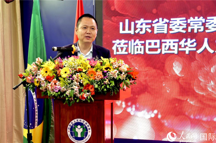 中國駐里約熱內(nèi)盧總領(lǐng)館副總領(lǐng)事王尉育致辭。人民網(wǎng)記者宋亦然攝