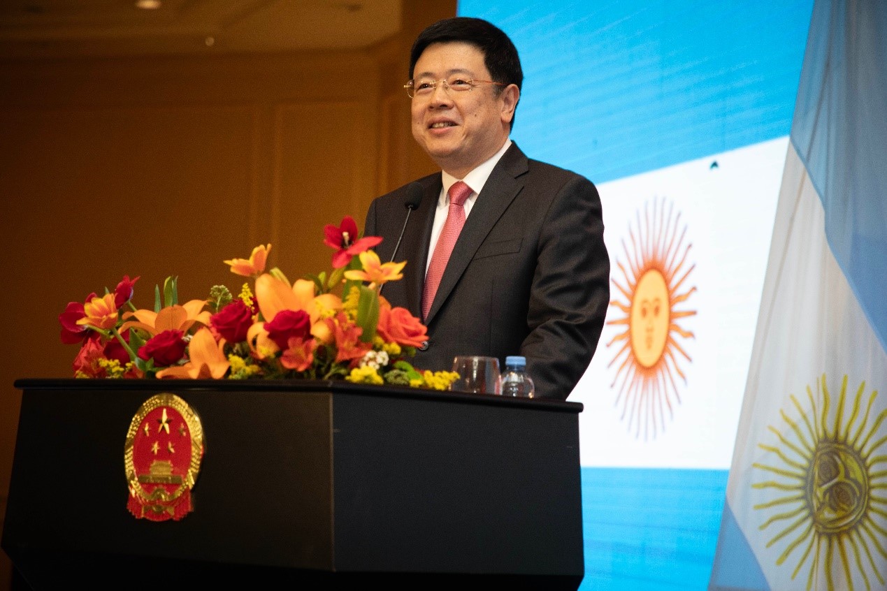 中國(guó)駐阿根廷大使鄒肖力致辭。中國(guó)駐阿根廷大使館供圖