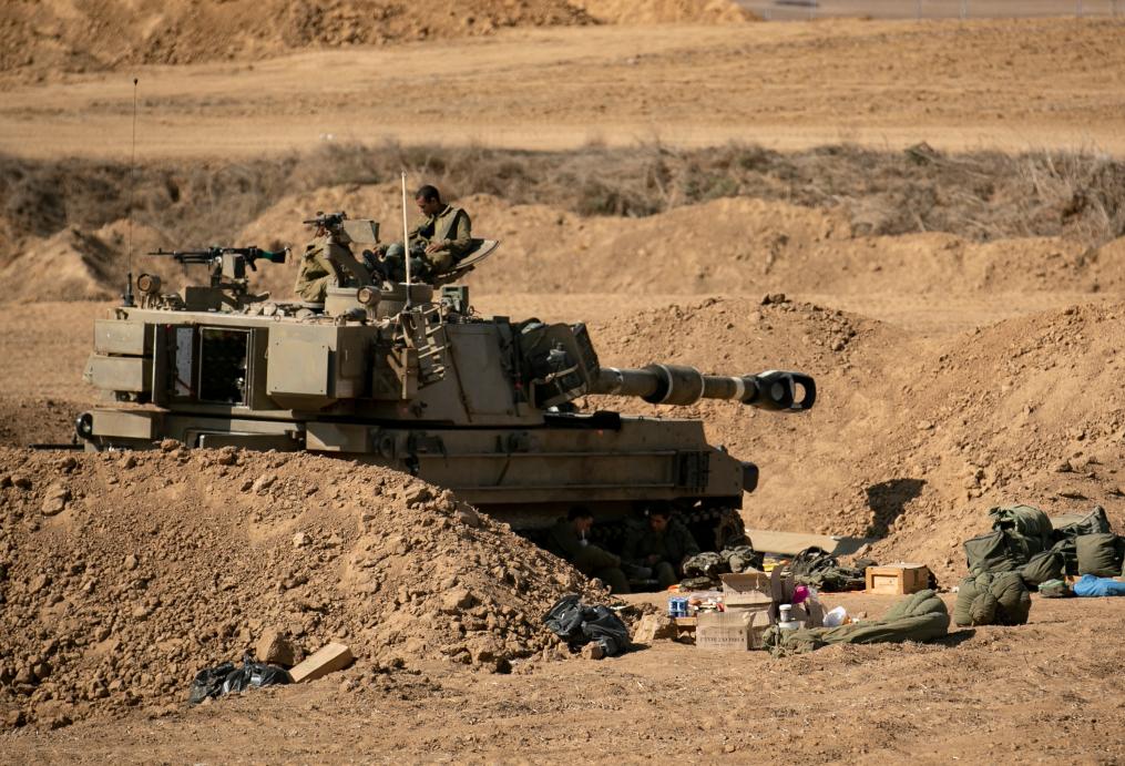 這是10月15日在加沙邊境拍攝的以軍陣地。新華社記者 陳君清 攝