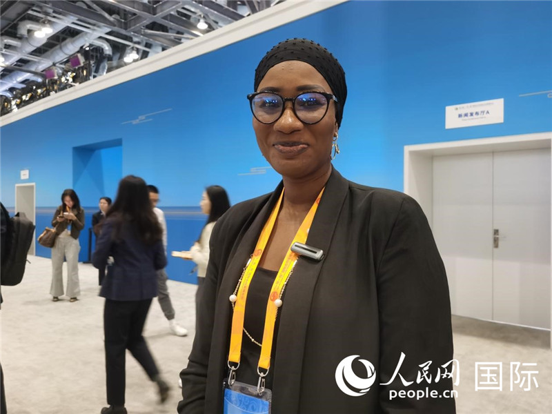 塞內(nèi)加爾塞內(nèi)網(wǎng)記者阿瓦·法耶接受人民網(wǎng)采訪。 人民網(wǎng) 孫鴻宇攝