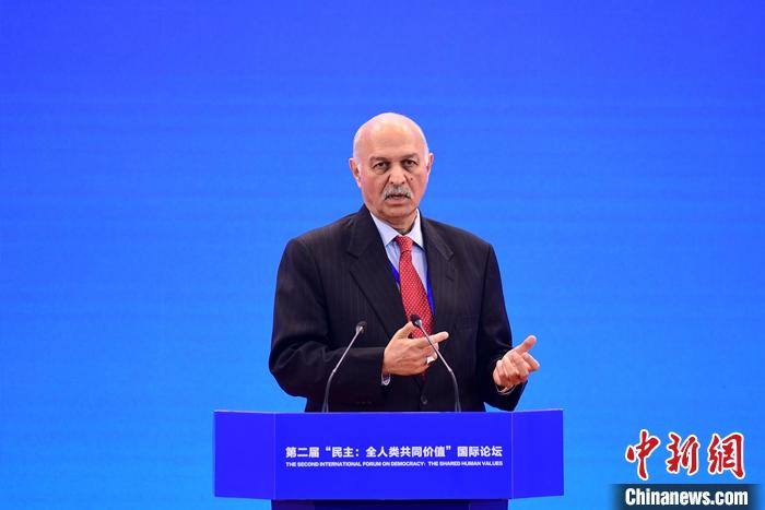 3月23日，第二屆“民主：全人類共同價值”國際論壇開幕式在北京舉行。圖為巴基斯坦參議院國防委員會主席穆沙希德·侯賽因在開幕式上作主題發(fā)言。 <a target='_blank' href='/'><p  align=