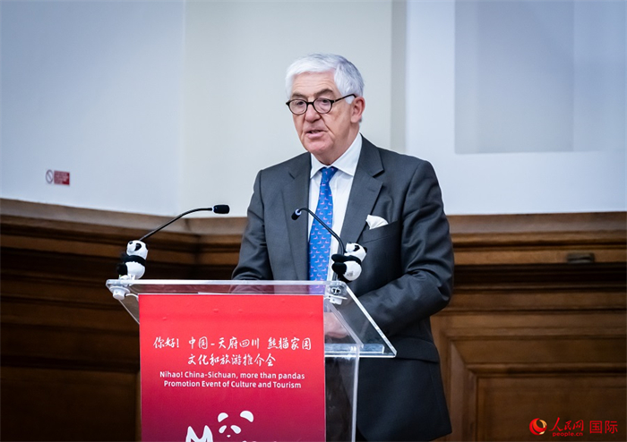 英中商業(yè)發(fā)展中心主席約翰·麥克萊恩致辭。人民網(wǎng) 郭錦標(biāo)攝