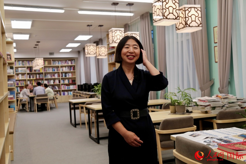 白俄羅斯國立大學共和國漢學孔子學院中方院長劉素玲。人民網(wǎng)記者 朱虹攝