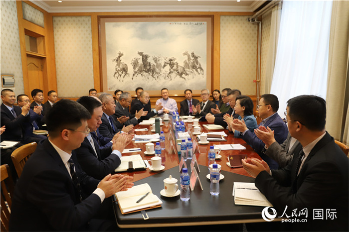 3.2023年10月30日，中國駐蒙使館座談會現(xiàn)場。人民網(wǎng)記者 霍文攝