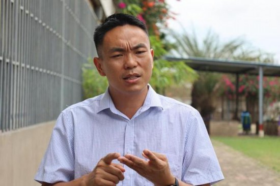   2023年10月24日，在加納特馬市，胡振興接受新華社采訪。（新華社發(fā)/賽特?cái)z）