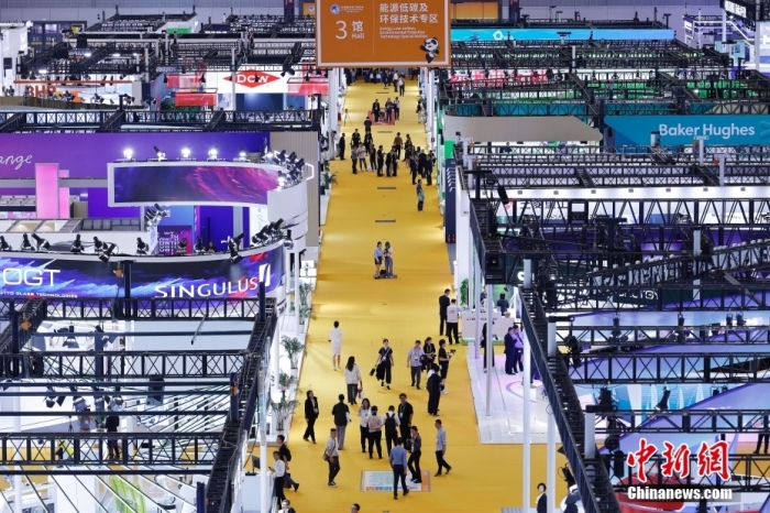 11月5日，第六屆中國(guó)國(guó)際進(jìn)口博覽會(huì)在國(guó)家會(huì)展中心(上海)開幕。<a target='_blank' href='/'><p  align=