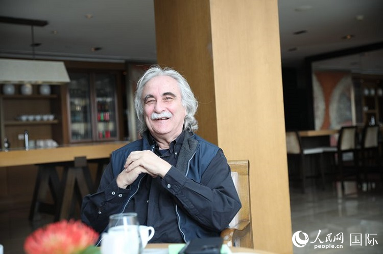 塞浦路斯歐洲大學(xué)前校長(zhǎng)科斯塔斯·古利亞莫斯。人民網(wǎng) 殷韜攝