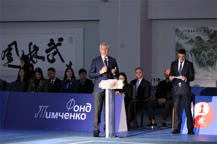 俄羅斯體育部長(zhǎng)馬特欽致辭。駐俄羅斯大使館供圖