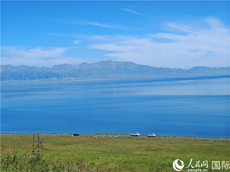 新疆賽里木湖景區(qū)風(fēng)光。人民網(wǎng)記者 劉潔妍攝