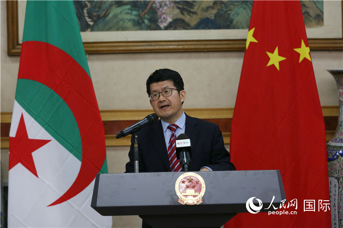 李健在招待會(huì)上致辭。人民網(wǎng)記者 郝瑞敏攝