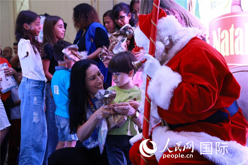 捐贈活動現(xiàn)場。人民網(wǎng)記者宋亦然攝