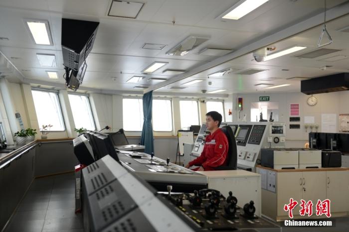 海上鉆井平臺(tái)中控室。<a target='_blank' href='/' _fcksavedurl='/' ><p  align=