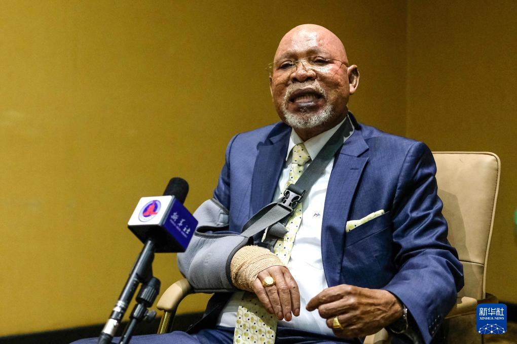 1月15日，烏干達外長奧東戈在坎帕拉舉行的不結盟運動第19次峰會高級別官員會議期間接受新華社記者專訪。新華社發(fā)（阿佳拉·納瓦達攝）