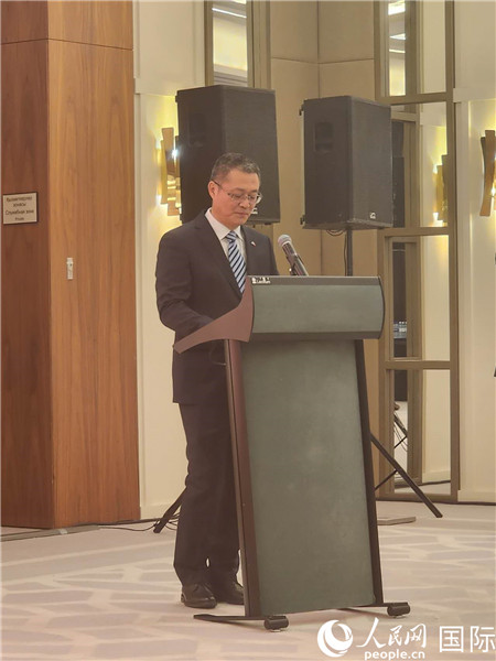 中國駐哈大使館公使銜參贊蘇予致辭。人民網(wǎng)記者 李強攝