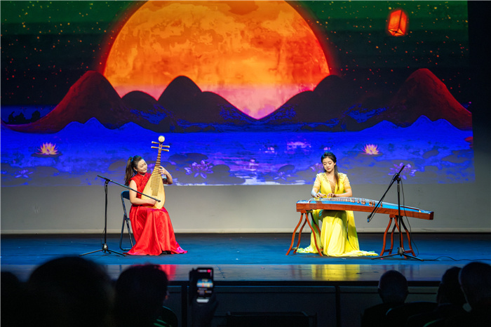  現(xiàn)場(chǎng)表演。中國(guó)駐希臘大使館供圖