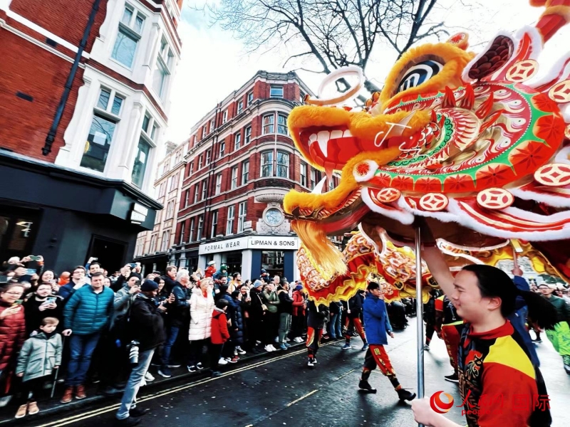 倫敦新春慶典現(xiàn)場。人民網(wǎng) 郭錦標(biāo)、楊浩鵬攝