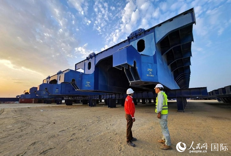 全球最大升船機平臺。人民網(wǎng)記者管克江攝