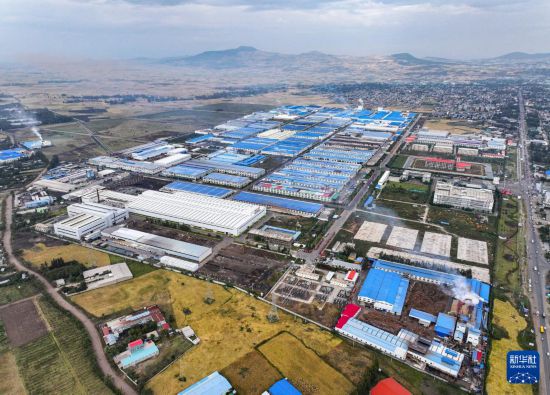 這是2023年11月3日在埃塞俄比亞杜凱姆市拍攝的東方工業(yè)園（無人機照片）。 新華社發(fā)（東方工業(yè)園供圖）