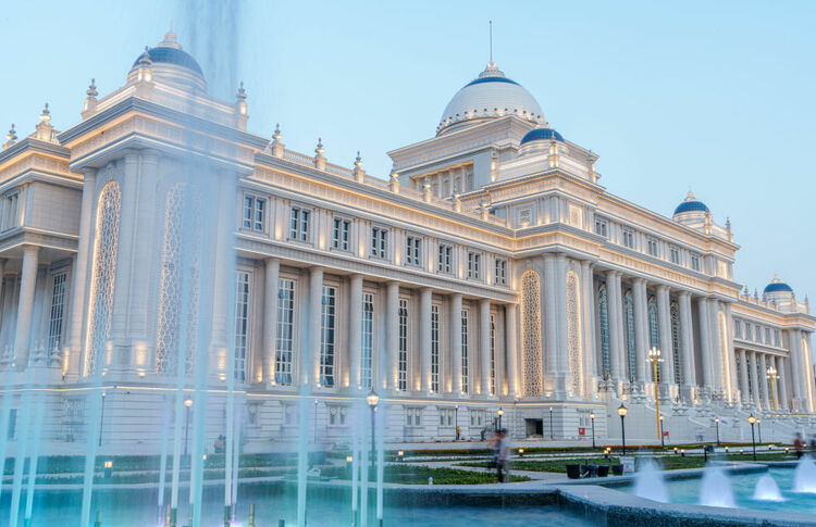 第1視點(diǎn)丨這兩座大樓，見證著中塔友誼