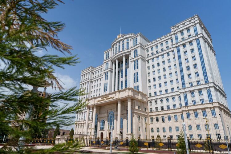 第1視點(diǎn)丨這兩座大樓，見證著中塔友誼