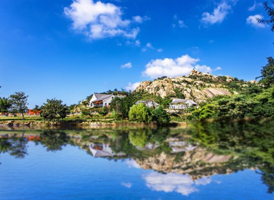 掩映于綠水青山間的朐山書(shū)院。丁躍進(jìn)攝