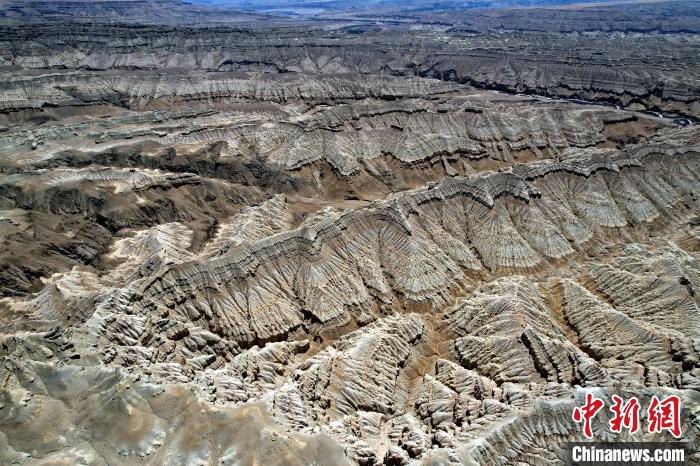 4月5日，西藏阿里札達土林。(無人機照片) 李林 攝