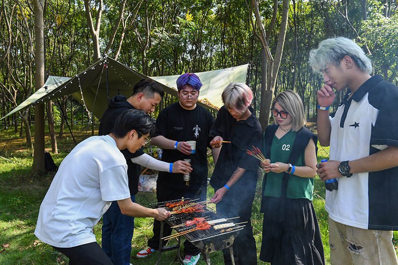 從馬達(dá)加斯加到肥東，楊晉打理的雨悅山房深受年輕人的喜愛。吳芳攝