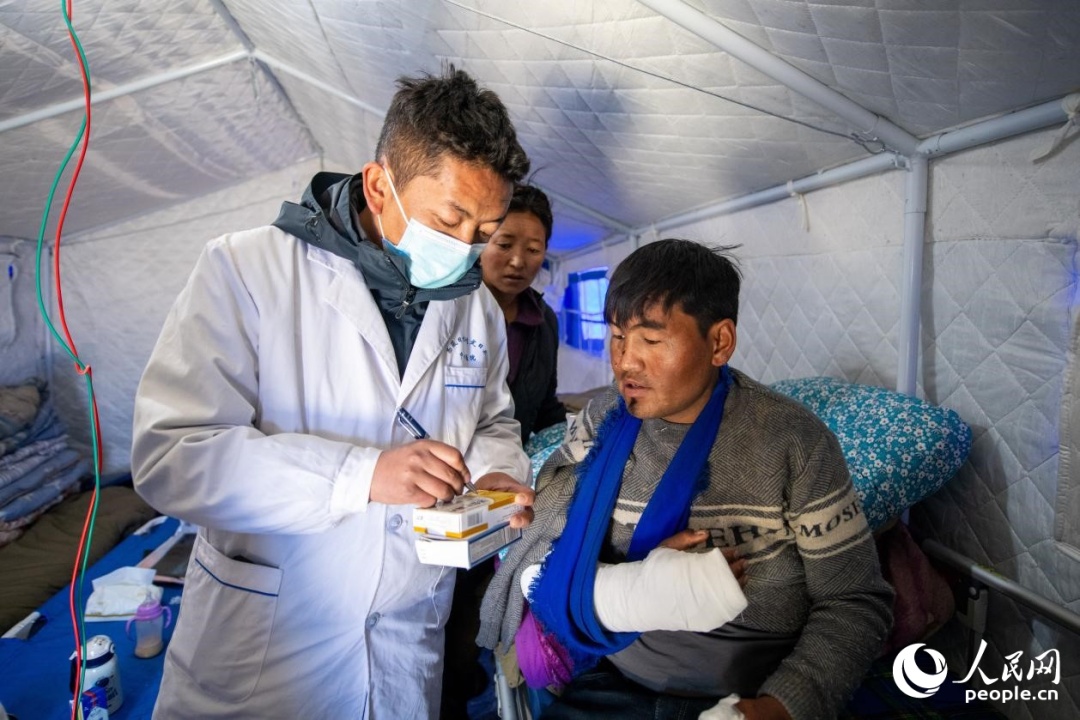 震中日記｜“謝謝，曼巴啦！”