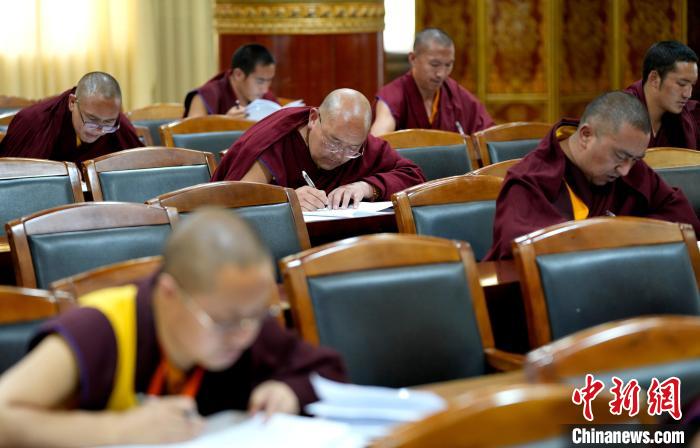 中國藏語系高級(jí)佛學(xué)院2025級(jí)高級(jí)學(xué)銜班招生考試西藏拉薩和四川阿壩考點(diǎn)順利結(jié)束