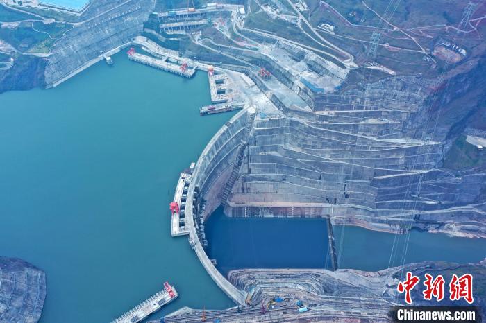 圖為白鶴灘水電站?！∷娝木止﹫D