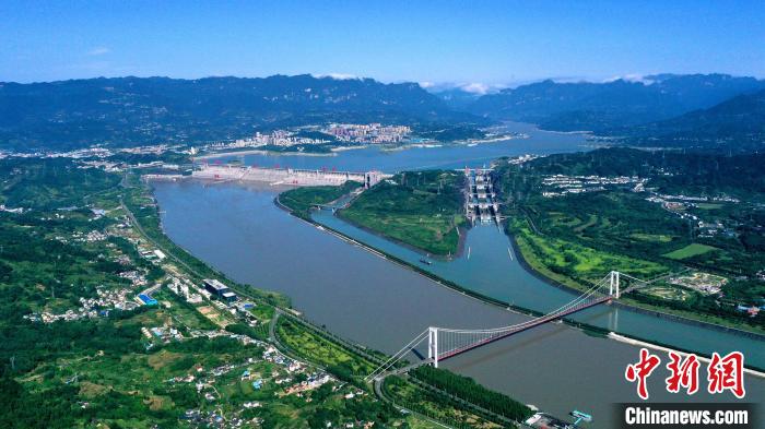 2022年夏季三峽工程為中下游補(bǔ)水。(資料圖) 湯偉 攝