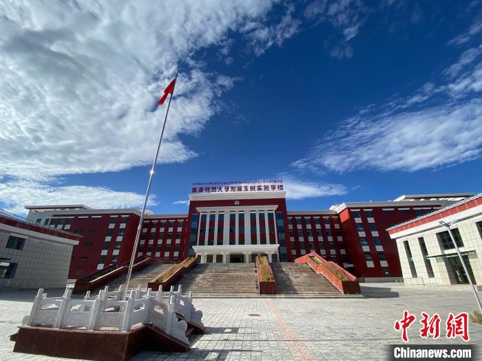 瀾滄江畔開出“教育格?；ā保含F(xiàn)代教育和生態(tài)教育并重