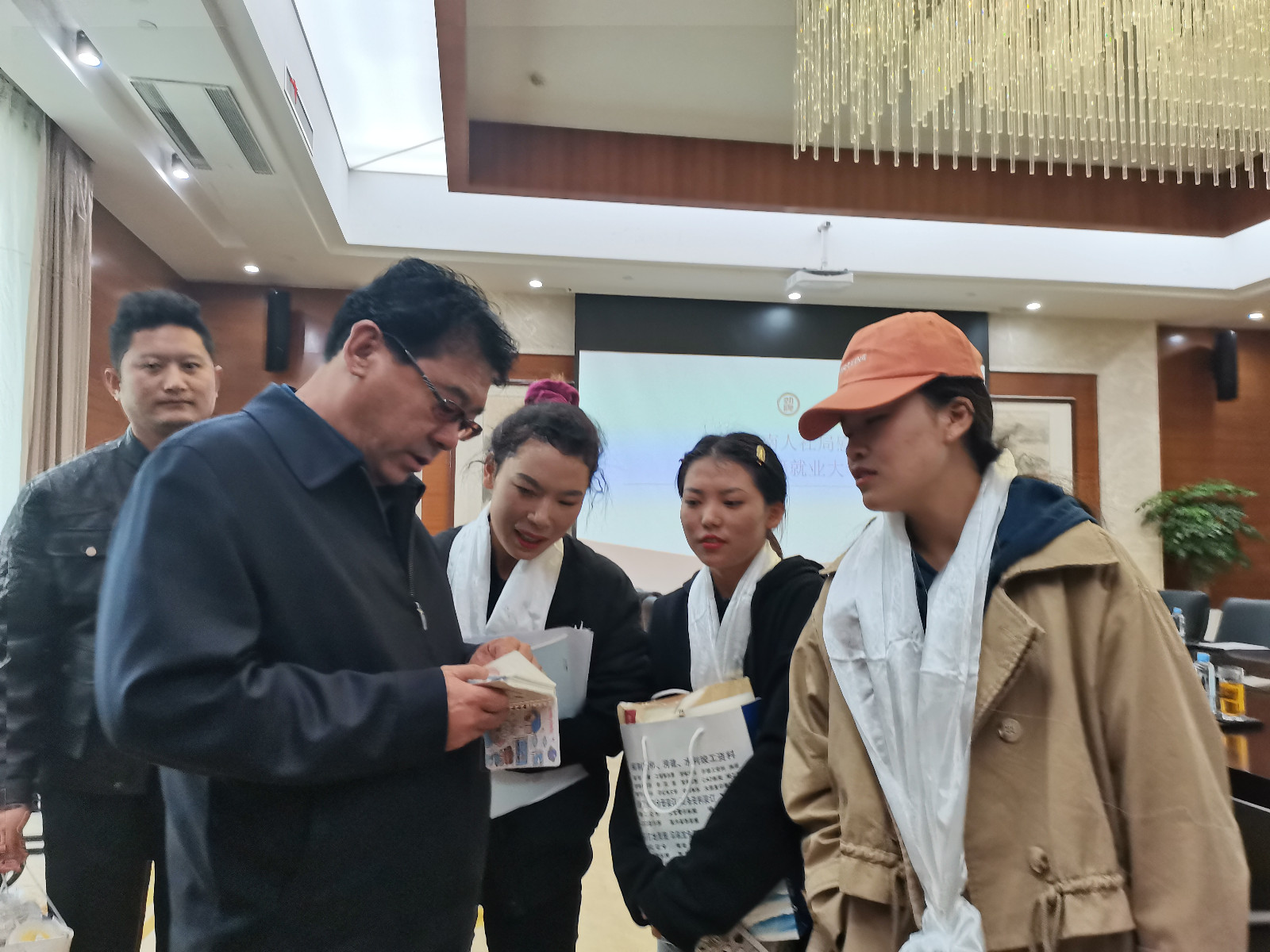 酥油糌粑和辣椒-遠(yuǎn)道而來(lái)的家鄉(xiāng)味道(1225132)-20211027085334.jpg 酥油糌粑和辣椒-遠(yuǎn)道而來(lái)的家鄉(xiāng)味道(1225132)-20211027085334.jpg