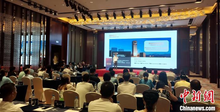 熱休細(xì)胞總經(jīng)理吳建洪介紹三年發(fā)展歷程。　楊伏山 攝