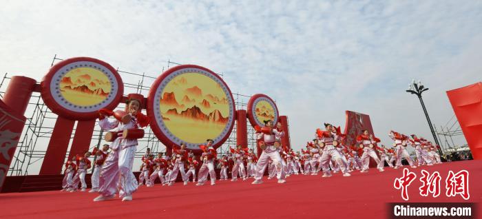 圖為山西翼城花鼓展演。　梁照曾 攝